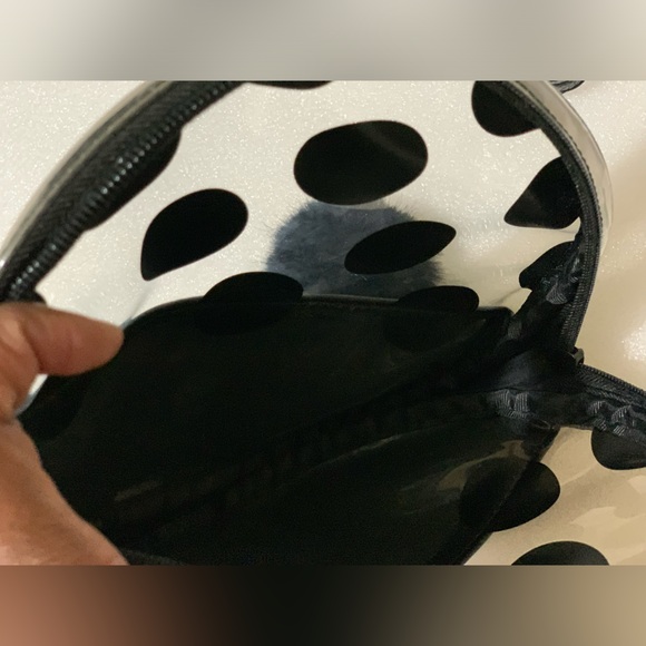 Brand🆕 w/o tags PolkaDot Sephora purse w/fur ball key tag w/black purse straps - Picture 2 of 4